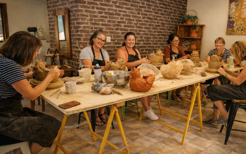 Image take during pottery workshop conducted by Paula for group of people
